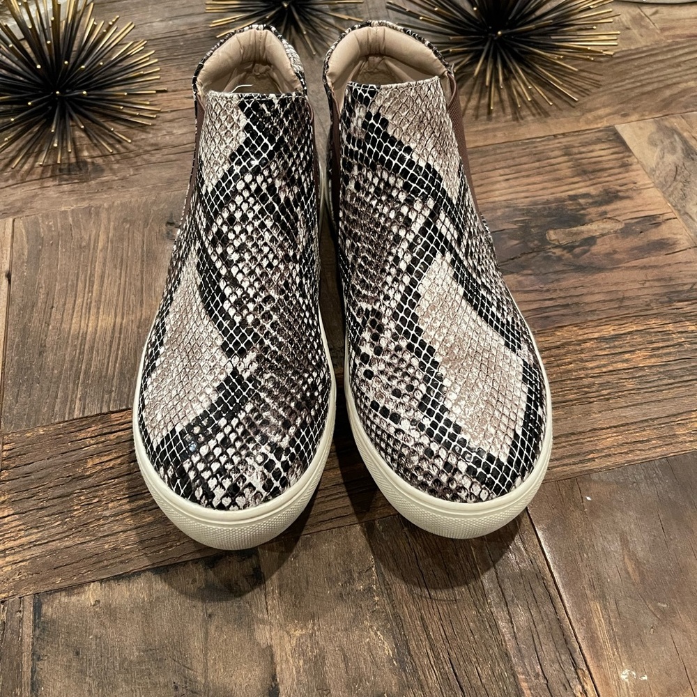 Cute slip on! Coconuts by Matisse